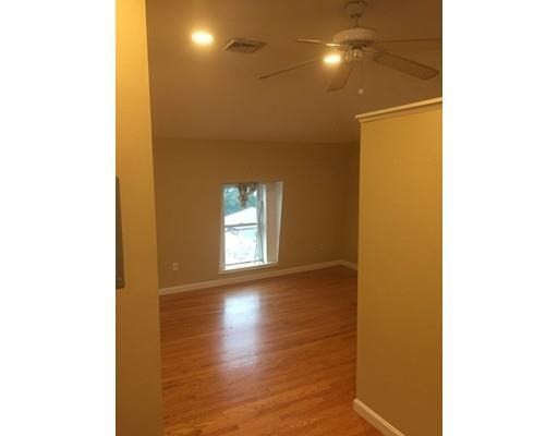 24 Henderson St in Arlington, MA - Building Photo - Building Photo