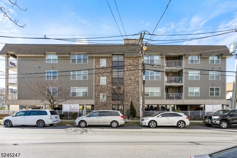 594 Jefferson Ave in Elizabeth, NJ - Building Photo