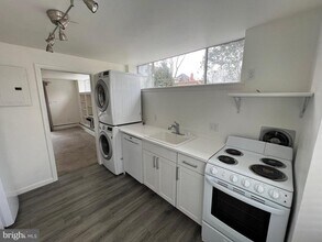 454 Old Lancaster Rd in Haverford, PA - Building Photo - Building Photo