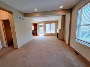 10747 Falling Water Ln in Woodbury, MN - Building Photo - Building Photo