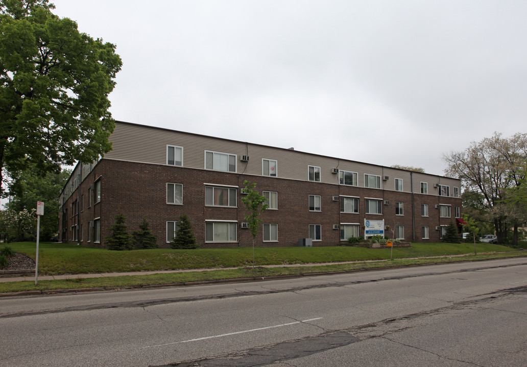 Remmington Campus Apartments in Minneapolis, MN - Building Photo