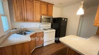 1026 Mirror St in Pittsburgh, PA - Building Photo