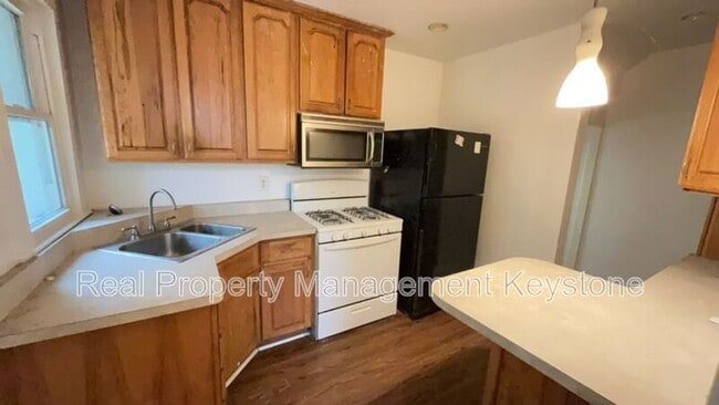 property at 1026 Mirror St