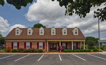 Auburn Place Apartments in Virginia Beach, VA - Foto de edificio - Building Photo