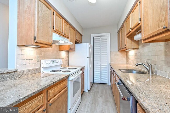 5907 Noblestown Rd in West Springfield, VA - Building Photo - Building Photo