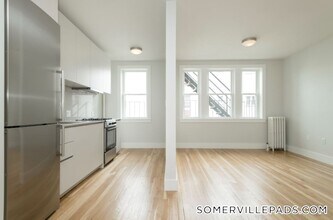 136 Highland Ave, Unit 12 in Somerville, MA - Building Photo - Building Photo