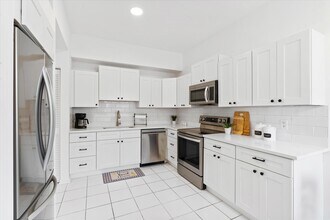 5083 Lake Catalina Dr in Boca Raton, FL - Building Photo - Building Photo
