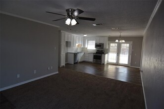 300 Stefanie St in Burleson, TX - Building Photo - Building Photo