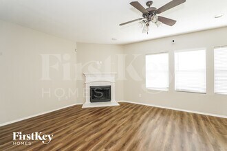 1636 Grassy View Dr in Fort Worth, TX - Building Photo - Building Photo