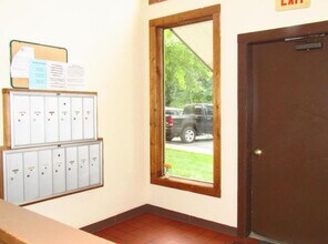 1508 Summer Run Dr, Unit 302 in Florissant, MO - Building Photo - Building Photo