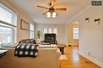 7019 Dartmouth Ave, Unit 2nd Floor in University City, MO - Foto de edificio - Building Photo