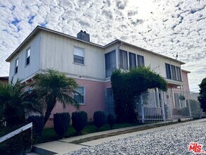 8211 Crenshaw Dr in Inglewood, CA - Building Photo - Building Photo