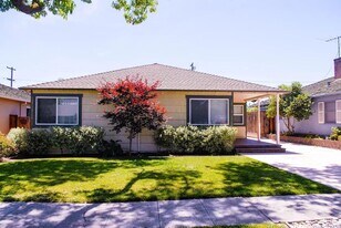 890 Poplar St in Santa Clara, CA - Building Photo