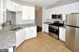 20428 Cool Fern Square in Ashburn, VA - Building Photo - Building Photo