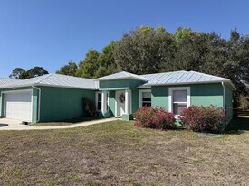 1952 SW Hickock Terrace in Port St. Lucie, FL - Building Photo