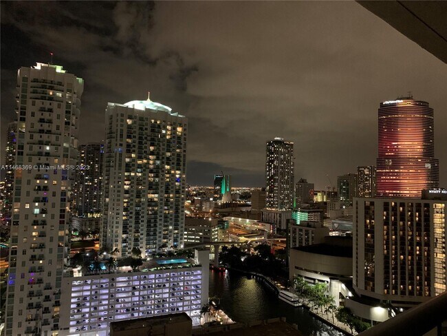 485 Brickell Ave, Unit 2606 in Miami, FL - Building Photo - Building Photo