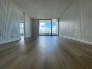 46-283 Kahuhipa St, Unit 1106 in Kaneohe, HI - Building Photo - Building Photo