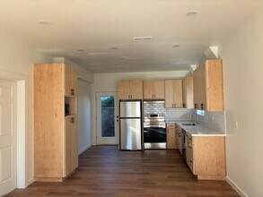 7725 SE 77th Pl in Portland, OR - Building Photo - Building Photo