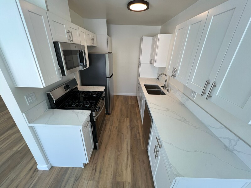 4469 Murietta Ave in Los Angeles, CA - Building Photo