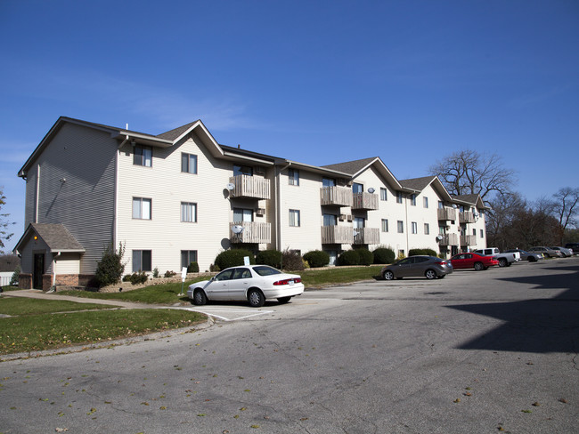 Cypress 2 (Maple Leaf) in Des Moines, IA - Building Photo - Building Photo