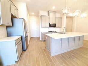 8238 Primrose Wy in Dallas, TX - Foto de edificio - Building Photo
