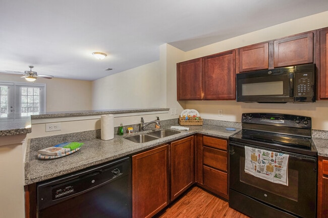 Kirkwood Place Apartments in Burlington, NC - Foto de edificio - Building Photo