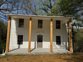 250 N Anderson St in Morganton, NC - Building Photo