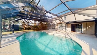 281 Village Green Ave in Jacksonville, FL - Building Photo