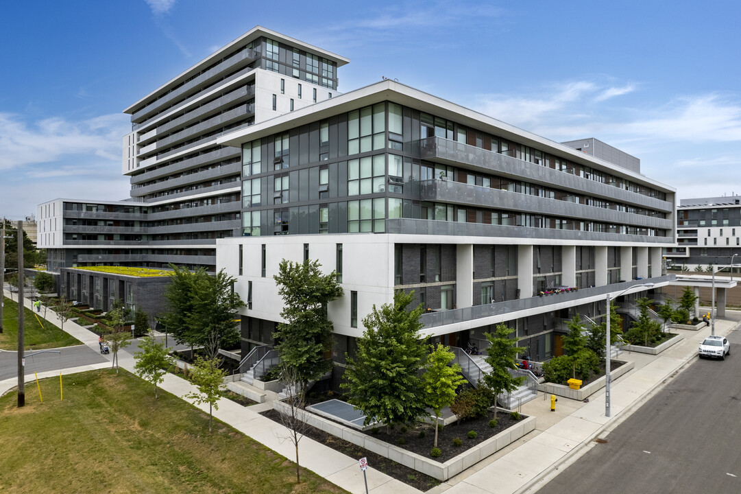 Zachary Court in Toronto, ON - Building Photo