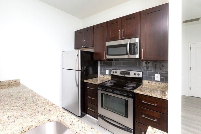 Cathedral St 300 in Baltimore, MD - Building Photo - Building Photo