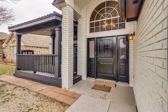 2113 Spring Mills Rd in Mesquite, TX - Building Photo - Building Photo