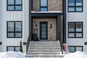 717 Des Grands-Jardins St in Lévis, QC - Building Photo - Building Photo