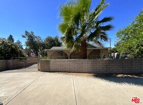 8527 Arrow Blvd in Rancho Cucamonga, CA - Building Photo