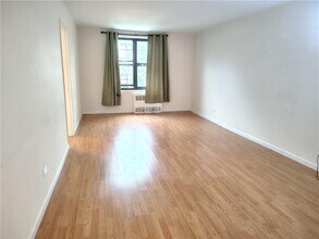 2299 E 13th St in Brooklyn, NY - Foto de edificio - Building Photo