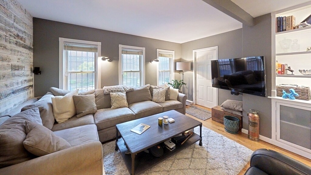 604 Massachusetts Ave in Boston, MA - Building Photo