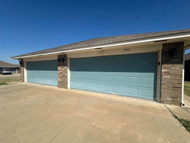 property at 797 SW 13th St