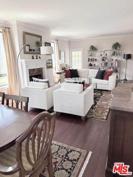 property at 1220 S Roxbury Dr