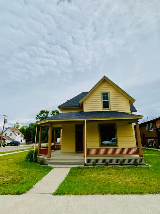 406 S Idaho St in Dillon, MT - Building Photo