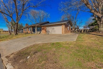 441 Lawrence Dr in Mount Vernon, IN - Building Photo - Building Photo