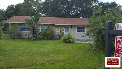 2163 Dominica Ave in Ft. Myers, FL - Building Photo - Building Photo