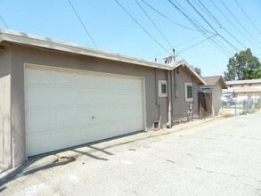 277 W Sunkist St in Ontario, CA - Building Photo - Building Photo