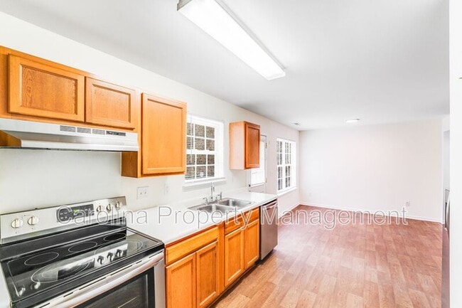 814 Mt Holly-Huntersville Rd in Charlotte, NC - Building Photo - Building Photo