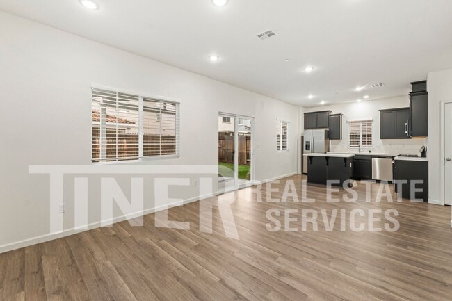 5032 Cloudburst Wy in Roseville, CA - Building Photo - Building Photo