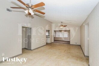 2749 Elm Dr NE in Palm Bay, FL - Foto de edificio - Building Photo