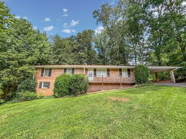 property at 1082 Amelia Dr SW
