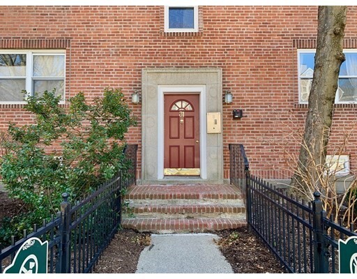 31 Alton Pl in Brookline, MA - Building Photo