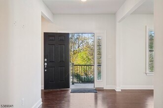12 Hilltop Dr in North Caldwell, NJ - Building Photo - Building Photo