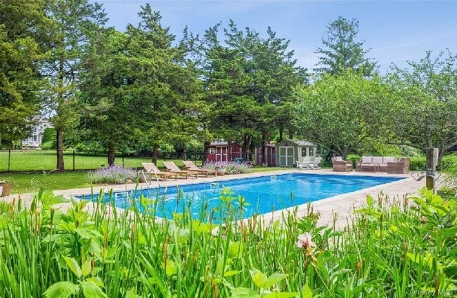 215 Northfield Rd in Southold, NY - Building Photo - Building Photo