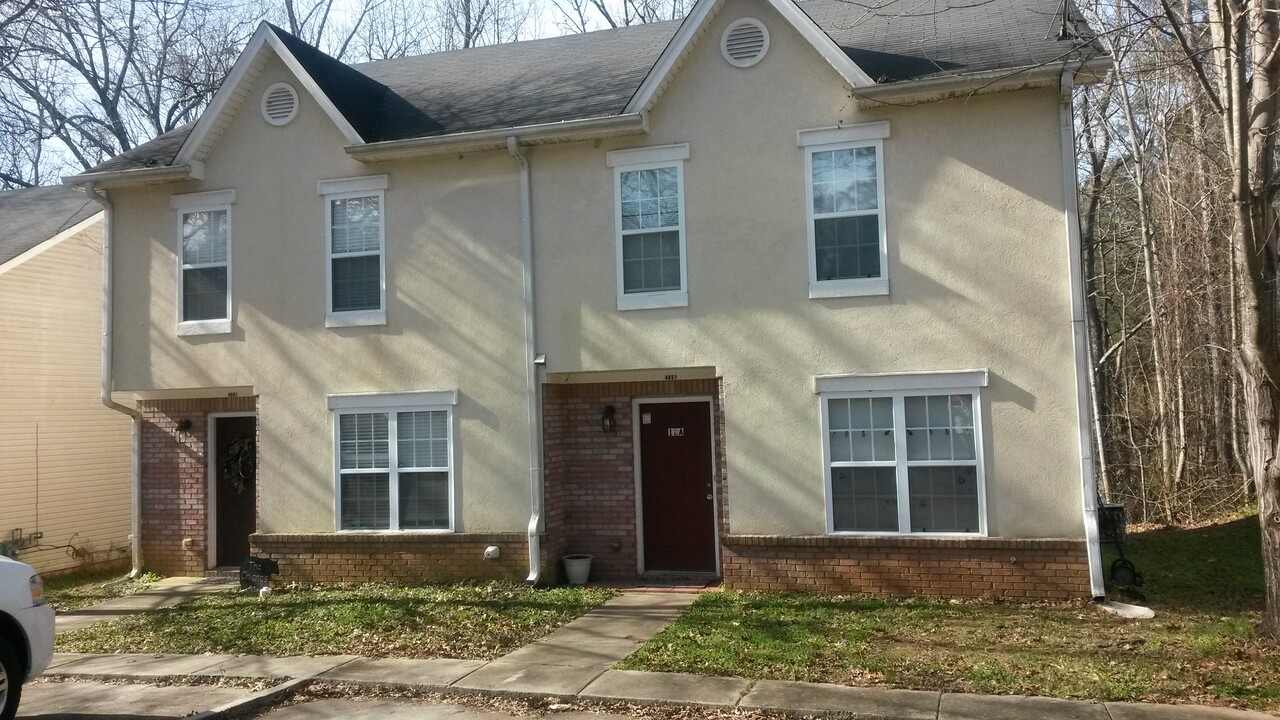 4651 Logan Way in Acworth, GA - Building Photo