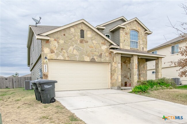 2231 Hawk Dr in New Braunfels, TX - Foto de edificio - Building Photo